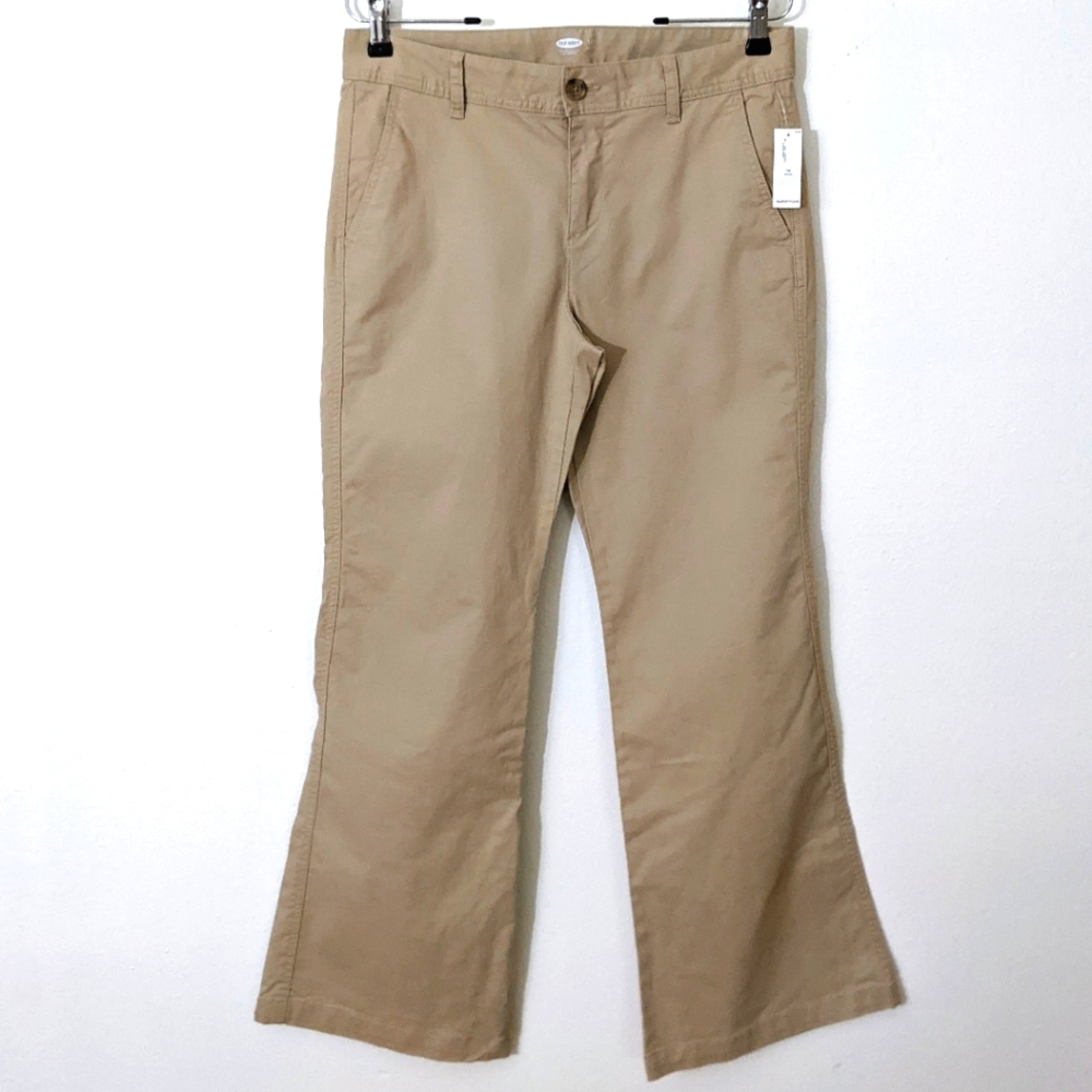 OLD NAVY, Flare Khakis, Size 10 Petite in Tan.